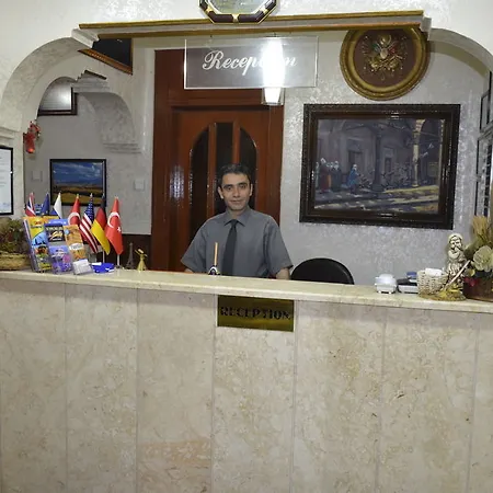 فندق ايكول 2*